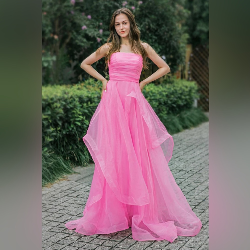 Strapless Long bubble gum Barbie Pink Prom Dress - between Size 0 and size 2